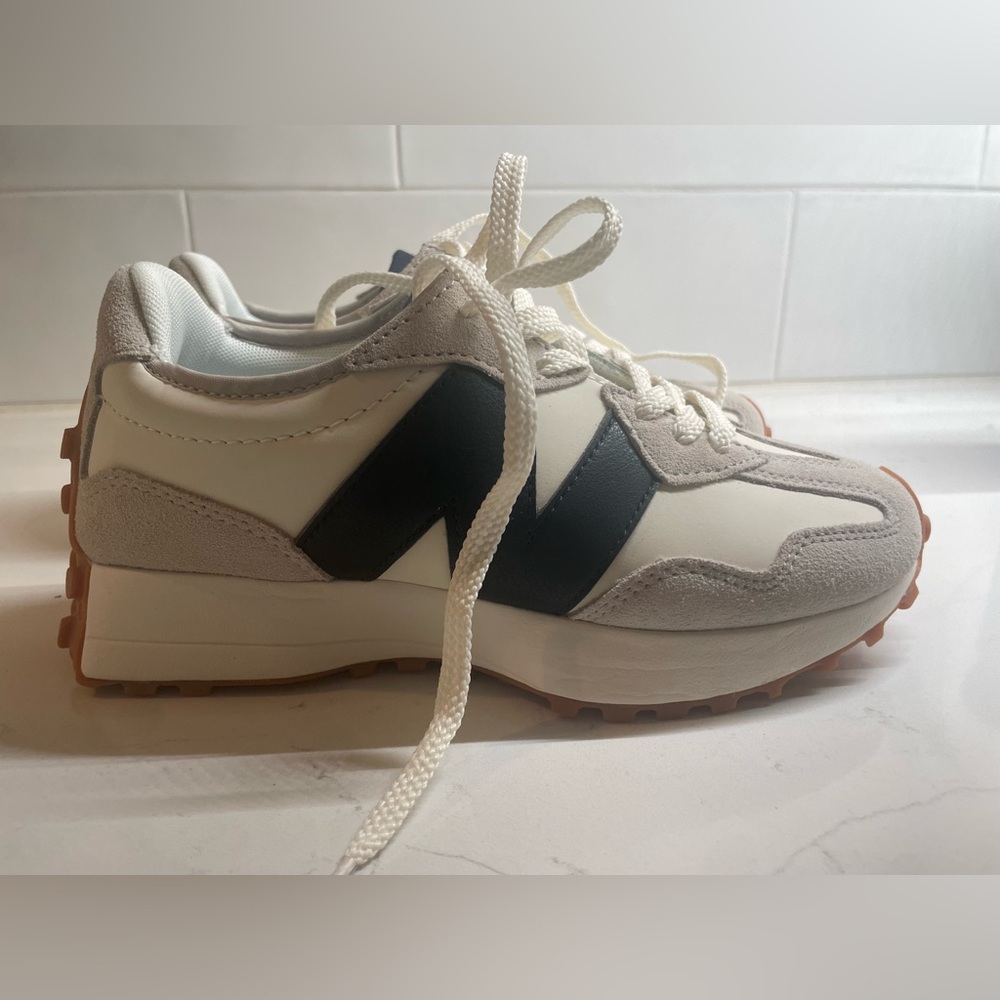 NWOB New Balance Classic 327